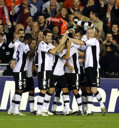 Jubel, Valencia CF (weiß) vs Glasgow Rangers (blau), Champions League 2010 2011 xVIxMarcaxMediaxIVx 198403