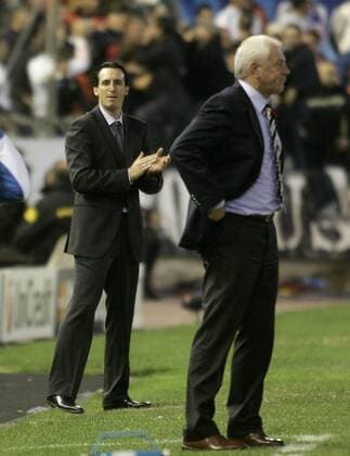 Trainer Unai Emery (Val, L), Trainer Walter Smith (Gla, R) --- Valencia CF (weiß) vs Glasgow Rangers (blau), Champions League 2010 2011 xVIxMarcaxMediaxIVx 198398