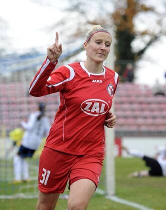 Anja Mittag (Potsdam), Torjubel 2:0 - 1.FFC Turbine Potsdam vs. SV Neulengbach, UEFA Women - Champions League, Potsdam, 03.11.2010 o0 Jubel Freude