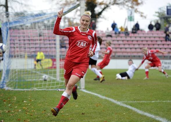 Anja Mittag (Potsdam), Torjubel 2:0 - 1.FFC Turbine Potsdam vs. SV Neulengbach, UEFA Women - Champions League, Potsdam, 03.11.2010 o0 Jubel Freude