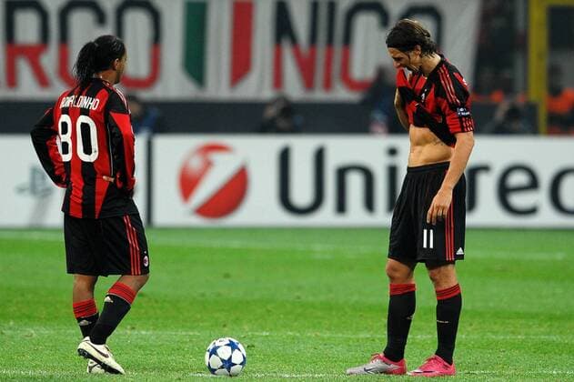 RONALDINHO (li.) und Zlatan IBRAHIMOVIC (beide AC Mailand) - Milano 3 11 2010 Champions League 2010 2011, AC Milan vs Real Madrid CF - ANDREAXSTACCIOLI o0 Enttäuschung