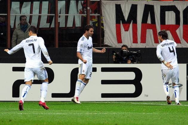 Gonzalo HIGUAIN (Real Madrid, Mitte) - Torjubel - Milano 3 11 2010 Champions League 2010 2011, AC Milan vs Real Madrid CF - ANDREAXSTACCIOLI