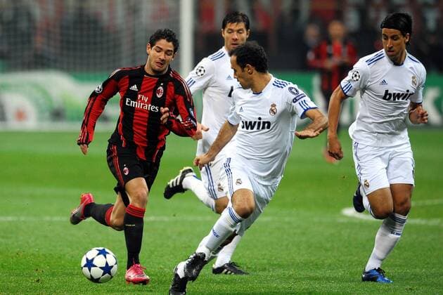 Alexandre PATO (AC Mailand, li.) gegen Ricardo CARVALHO und Sergio RAMOS (re., beide Real Madrid) - Milano 3 11 2010 Champions League 2010 2011, AC Milan vs Real Madrid CF - ANDREAXSTACCIOLI