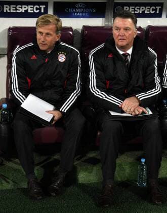 03.11.2010 Cluj-Napoca(Romania) CFR Cluj- FC Bayern München Champions League: Andries Jonker(L) Bayern München assistant coach and Louis van Gaal (R) Bayern München head coach 