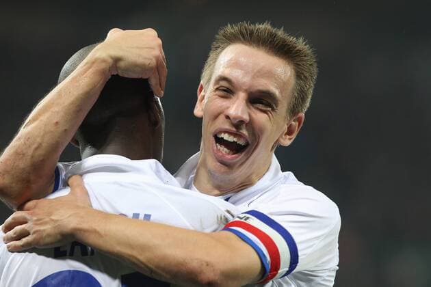 CHAMPIONS LEAGUE, AJ AUXERRE (weiß) AJAX AMSTERDAM (blau) -03.11.2010-Steven LANGIL Benoit PEDRETTI - XStephanieX - o0 Freude