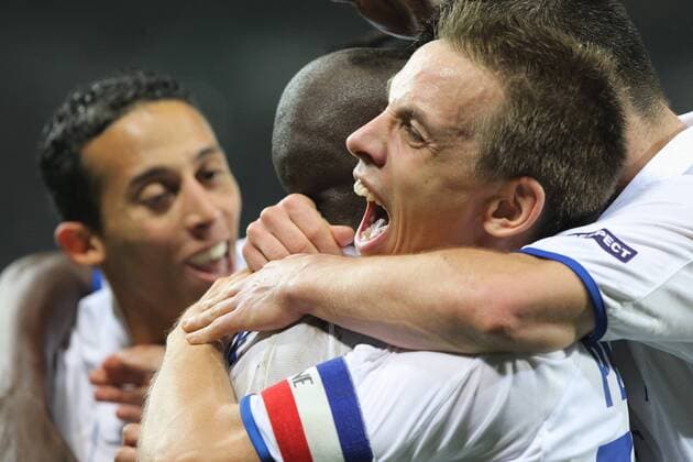 CHAMPIONS LEAGUE, AJ AUXERRE (weiß) AJAX AMSTERDAM (blau) -03.11.2010- Benoit PEDRETTI - XStephanieX -