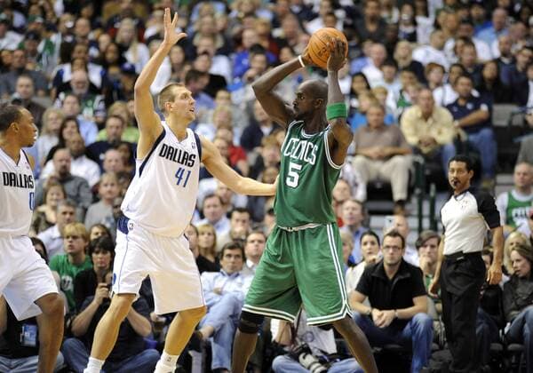 Nov. 08, 2010: Boston Celtics power forward Kevin Garnett 5 is guarded by Dallas Mavericks power forward Dirk Nowitzki 41 during an NBA game between the Boston Celtics and Dallas Mavericks at the American Airlines Center in Dallas, TX Dallas defeated Boston 89-87 - ZUMAcp2