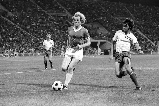 Uli Hoeneß (BR Deutschland, li.) vs Horst Stemke (USA) - Olympische Spiele 1972