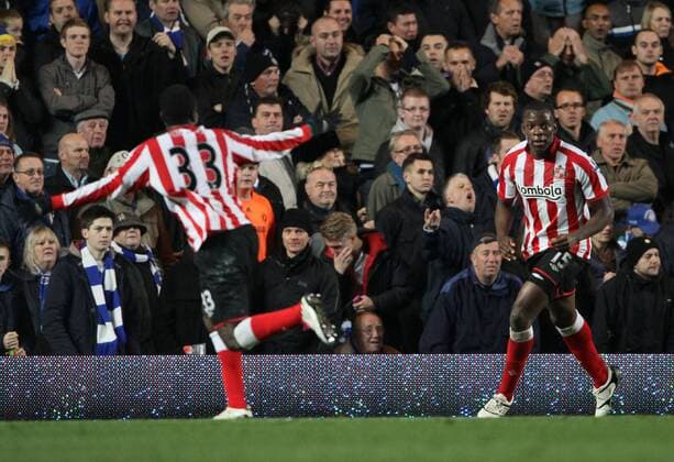 Sunderlands Nedum Onuoha (R) puts his side one nil up --- Barclays Premier League - FC Chelsea London (blue) vs FC Sunderland (red stripes), 14th November, 2010 EDITORIAL USE ONLY. No use with unauthorised audio, video, data, fixture lists, club league logos or live services. Online in-match use limited to 120 images, no video emulation. No use in betting, games or single club league player publications. o0 Jubel Freude