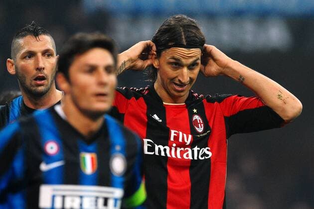 Zlatan IBRAHIMOVIC (R) Milan, Marco Materazzi (L) and Javier ZANETTI Inter, 14 11 2010 - Inter Milan (blue) vs AC Milan -