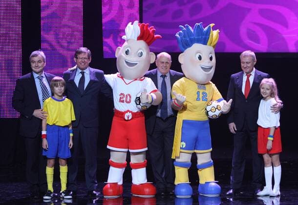 Designed by Warner Brothers, The Euro 2012 mascots are being officially presented on November 16, 2010 at ceremony at the Teatre Polski in Warsaw, Poland  EN_00942163_0013 o0 Objekt