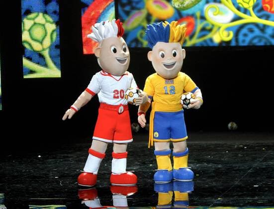 Warschau - Präsentation der Maskottchen für die UEFA Euro 2012 in Polen und der Ukraine - Bild zeigt die Maskottchen. 
