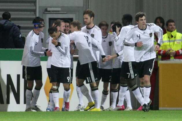 16.11.2010, U 21-Länderspiel Deutschland - England. Jubel nach 1:0 durch Konstantin Rausch (Deutschland 3.li.). o0 Jubel Freude
