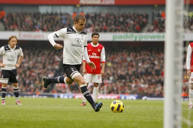 Barclays Premier League, Arsenal (red) v Tottenham Hotspur (white) -- Tottenham Hotspur s Rafael Van der Vaart scores from the spot to equalize for Spurs at The Emirates Stadium 