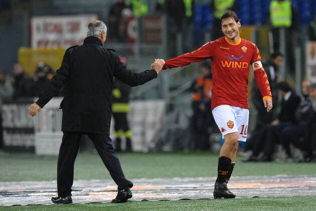 Claudio Ranieri (L), Trainer Roma, und Francesco Totti - 20 11 2010 Stadio Olimpico, AS Rom (rot) Vs Udinese Calcio Udine AntoniettaXBaldassarre