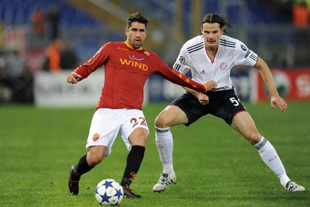 AS Rom - FC Bayern München - Marco Borriello (Rom, L) gegen Daniel Van Buyten 
