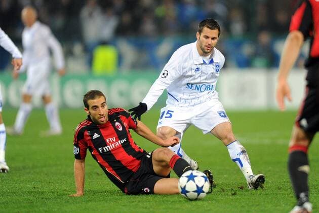 AJ Auxerre (weiß) vs AC Mailand (rot schwarz) - Frederic SAMMARITANO gegen Mathieu Flamini (Mailand) - xAnthonyxBibardxFEPx 