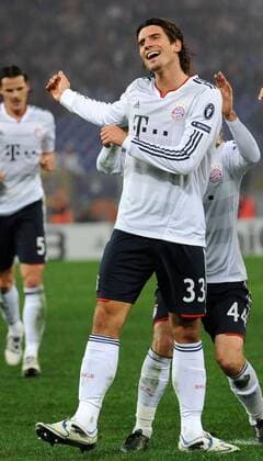 23 11 2010 - Champions League AS Rom (rot) vs FC Bayern München (weiß) --- Mario Gomez  o0 Jubel Freude