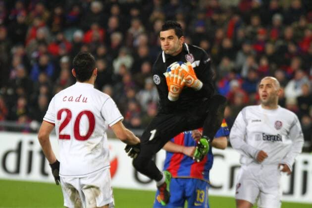 23.11.2010 Fussball, Champions League 2010 2011, FC Basel - CFR 1907 Cluj 1:0, Torwart Nuno Claro (Cluj, Mitte) 