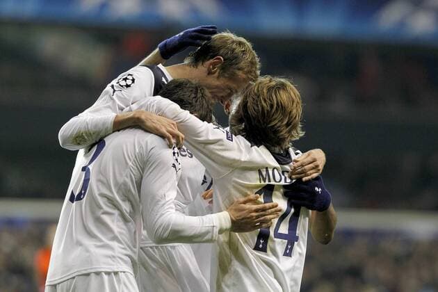 Tottenham Hotspur vs. SV Werder Bremen: Tottenham Hotspur s Peter Crouch, Luka Modric (R) and Gareth Bale (L) celebrate scoring at White Hart Lane, London  o0 Jubel Freude