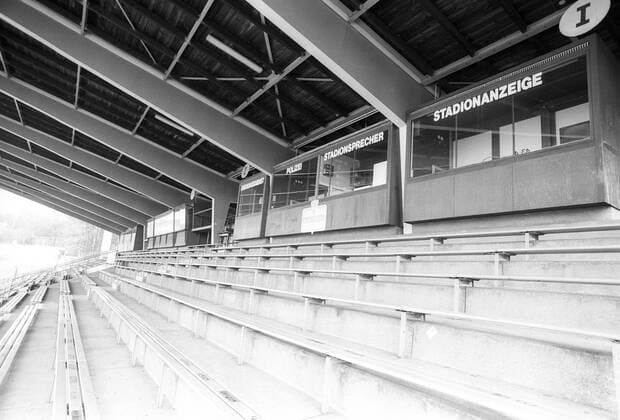 Fußball, Stadiongeschichte 1. FC Saarbrücken Leere Tribünen im Saarbrücker Saarbrücken, Heimspielstätte des 1. FC Saarbrücken Aufnahmedatum geschätzt