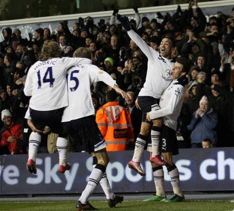 Tottenhams Aaron Lennon (2.R) celebrates scoring his sides second goal with Gareth Bale (R) - Barclays Premier League Tottenham Hotspur (white) v Liverpool FC (red) 28th November, 2010 EDITORIAL USE ONLY. No use with unauthorised audio, video, data, fixture lists, club league logos or live services. Online in-match use limited to 120 images, no video emulation. No use in betting, games or single club league player publications. o0 Freude Jubel