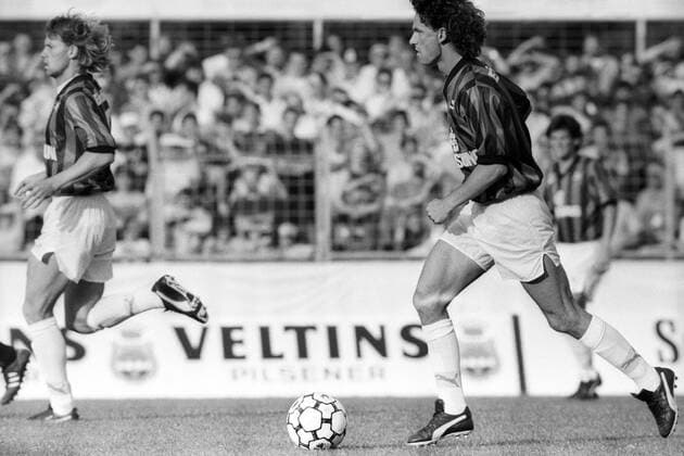 Ralf Falkenmayer (re.) und Manfred Binz (beide Eintracht Frankfurt) o0 1. BL, Saison 1991 1992, Aktion,