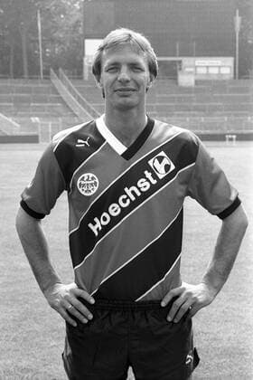Karl Heinz Körbel (Eintracht Frankfurt) o0 1. BL, Saison 1988 1989, Präsentation, Pressetermin, Porträttermin, Porträt