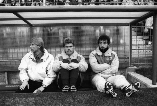 Ersatzbank Köln, v.li.: Helmut Rahn, Hans Georg Dreßen und Frank Ordenewitz o0 1. BL, Saison 1989 1990, Mannheim, Bank, Ersatzbank, GER