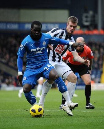 West Bromwich Albion vs. Newcastle United - Newcastle s Cheick Tiote (L) and Chris Brunt of West Brom in action  o0 Ismael