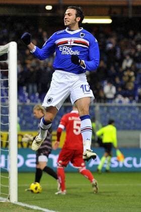 05.12.2010, Genua - Serie A 2010 2011 - Sampdoria Genua (blau) vs AS Bari (rot) 3:0 --- Jubel bei Gianpaolo Pazzini  o0 Freude Einzelbild Freisteller