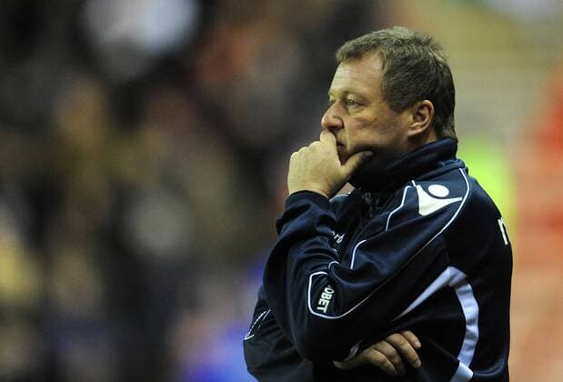 Fußball, Trainerhistorie Brentford FC von 1903 bis heute SUNDERLAND AFC vs. WEST HAM UNITED - Co Trainer WALLY DOWNES - WEST HAM COACH  o0 Nachdenklichkeit
