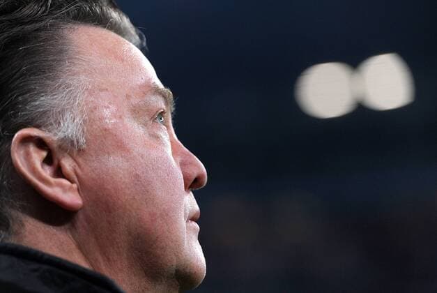 FUSSBALL CHAMPIONS LEAGUE SAISON 2010 2011 GRUPPE E 08.12.2010 - FC Bayern München - FC Basel (gelb): Trainer Louis van Gaal (FC Bayern München) 