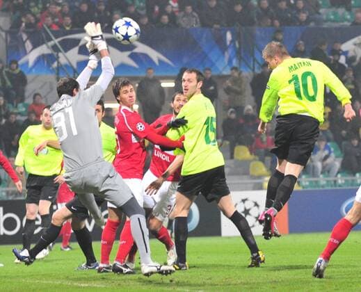 Zilina s Tomas Majtan, right, and Andriy Dykan, goalkeeper of Spartak Moscow, are seen during their Champions League Group F - MSK Zilina vs. Spartak Moscow 1:2. (CTKxPhoto JaroslavxPodhorsky)  CTKPhoto139201012081065301