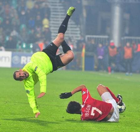 Zilina s Emil Rilke, left, and Ibson of Spartak Moscow fight for ball during their Champions League Group F - MSK Zilina vs. Spartak Moscow 1:2. (CTKxPhoto JaroslavxPodhorsky)  CTKPhoto13201012081067601