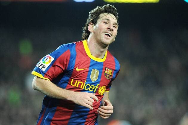 Lionel Messi - FC Bacelona Barca (Rot) vs Real Sociedad San Sebastian (Weiß) 