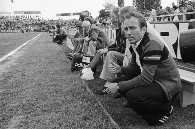 1. BL Saison 1978 1979 Eintracht Braunschweig gegen den MSV Duisburg 0:2 am 26. 05. 1979. Trainer Rolf Schafstall (Duisburg).
