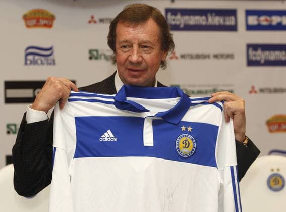 KIEV, UKRAINE. DECEMBER 24, 2010. coach Yury Syomin at a press conference. He has signed a three-year contract with FC Dynamo Kyiv.  premiumd RE0DE944 o0 Trikot Objekte