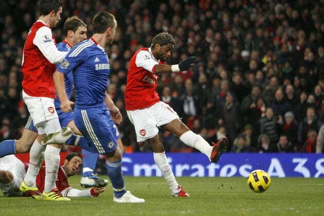 Football - Premiership - Arsenal FC (red) vs. Chelsea (blue): Arsenal s Alexandre Song scores at The Emirates Stadium, London 