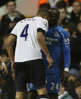 Tottenhams Younes Kaboul headbutts Newcastles Chiek Tiote and gets sent off Barclays Premier League Tottenham Hotspur (white) vs Newcastle United (blue) 28th December, 2010 EDITORIAL USE ONLY. No use with unauthorised audio, video, data, fixture lists, club league logos or live services. Online in-match use limited to 120 images, no video emulation. No use in betting, games or single club league player publications. o0 London