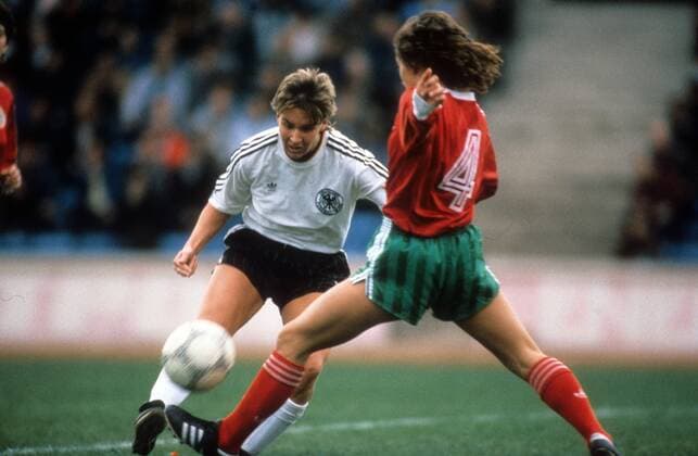 Martina Voss (BR Deutschland, li.) Fußball Damen Frauenfußball 1989, Länderspiel, Nationalteam, Bulgarien - BRD 1:3 Gruppe Sofia Dynamik,