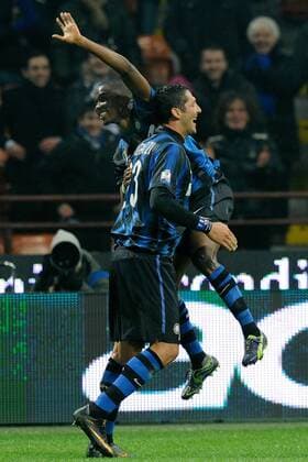 Coppa Italia Inter Mailand (blau) vs. CFC Genua 1893 (weiß) 3:2 Torjubel Samuel Eto o (li.) und Marco Materazzi  o0 Jubel, Freude