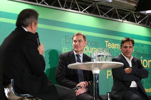 Radsport : Präsentation Team Europcar - 14.01.2011 - V.li. Michel Drucker (TV Journalist) Philippe Guillemot (Generaldirektor Europcar) und Jean Rene Bernaudeau (Team Manager) --- xGwendolineLeGoffx  o0 people Wirtschaft