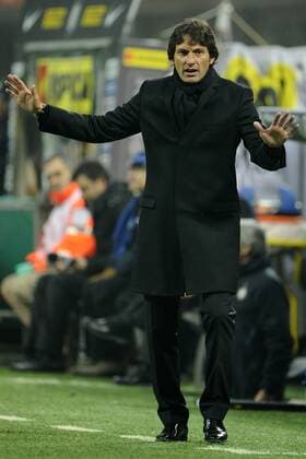 Inter Mailand (blau) - FC Bologna (weiß): Trainer Leonardo (Inter) 