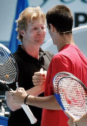 TENNIS - ATP, Australian Open MELBOURNE,AUSTRALIEN,16.JAN.11 - TENNIS - ATP World Tour, Grand Slam, Australian Open 2011, Rally for Relief, Spendenaktion fuer die Flutopfer in Queensland und Victoria. Bild zeigt v.li. Jim Courrier li. USA und Novak Djokovic (SRB). 