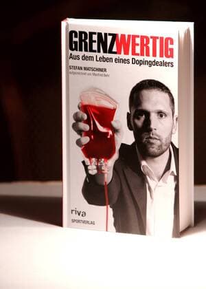 Buch-Praesentation, Stefan Matschiner WIEN,AUSTRIA,17.JAN.11 - DIVERS - Buchpraesentation, Stefan Matschiner (AUT), Grenzwertig - Aus dem Leben eines Dopingdealers. Bild zeigt das Buch-Cover.  o0 Leichtathletik Blutdoping Objekte Freisteller