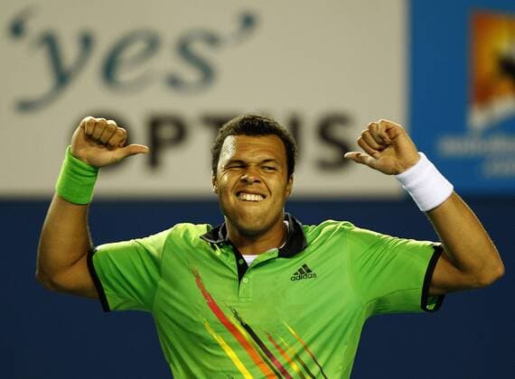 Australian Open 2011, Melbourne, Grand Slam - Jo-Wilfried Tsonga (FRA) jubelt - Yes als Schriftzug im Hintergrund o0 Jubel Freude