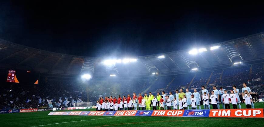 Mannschaftsvorstellung AS Rom (rot) - Lazio Rom (blau) 2:1 Coppa Italia 2010 2011 Andreaxstaccioli