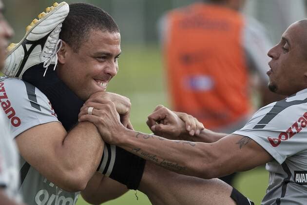 Ronaldo (L), Roberto Carlos (beide Corinthians Sao Paulo) x(7x)xDanielxAugustoxJr.x 