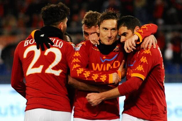 Jubel von Francesco TOTTI (Rom, M) mit Simone Perrotta (R) - AS Rom (rot) vs Cagliari Calcio - Andreaxstaccioli